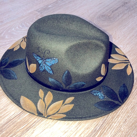 Custom painted butterfly detail summer hat - Picture 3 of 3